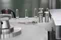 Máquina automática de inspección de ampollas y viales 
